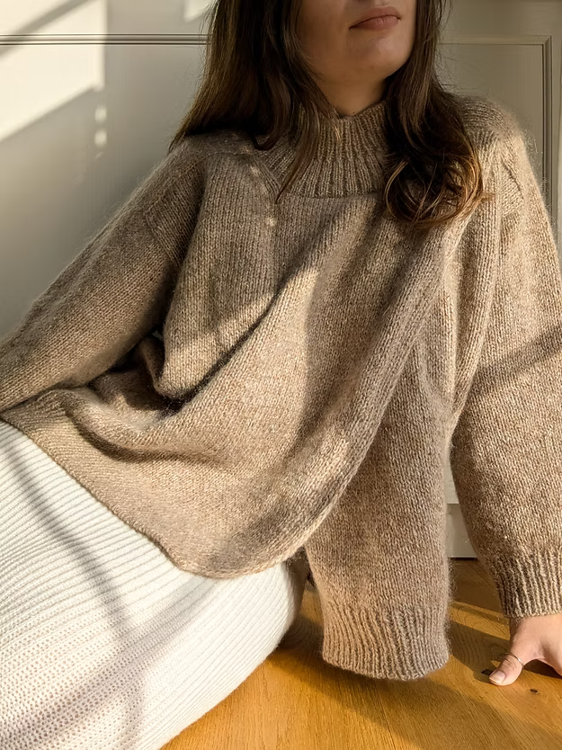 MOMS HUG SWEATER