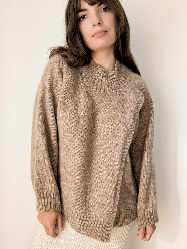 MOMS HUG SWEATER