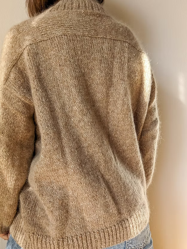 MOMS HUG SWEATER