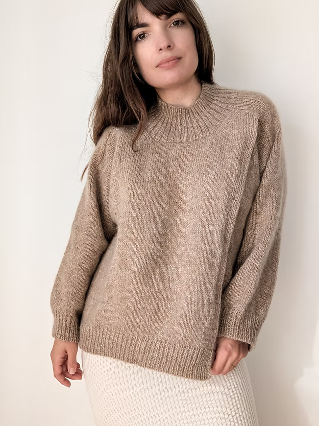 MOMS HUG SWEATER